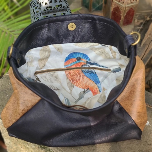 Custom North Moor Design Northern Right Leather Shoulder Bag EUC Navy and Tan - Picture 3 of 8